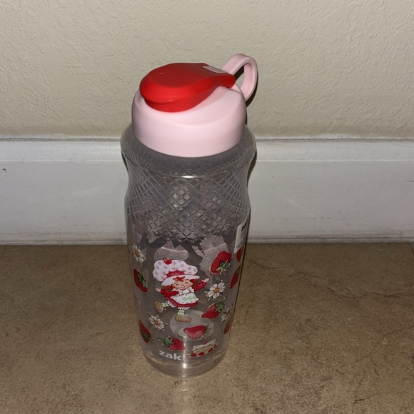 New Retro the original strawberry shortcake water bottle 30oz - Picture 3 of 3